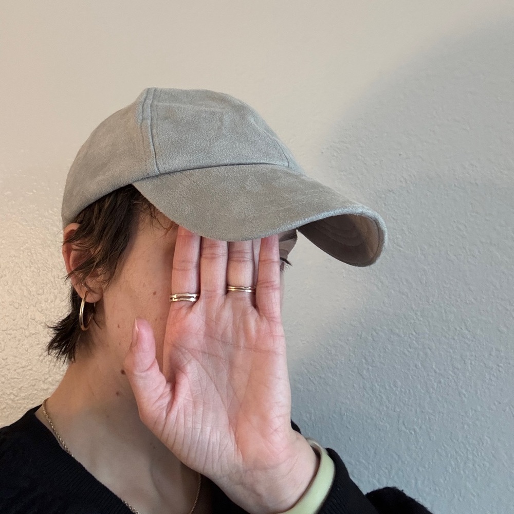 Free People Gray Suede Baseball Hat | Good Condition | Cute Casual Quiet Luxury